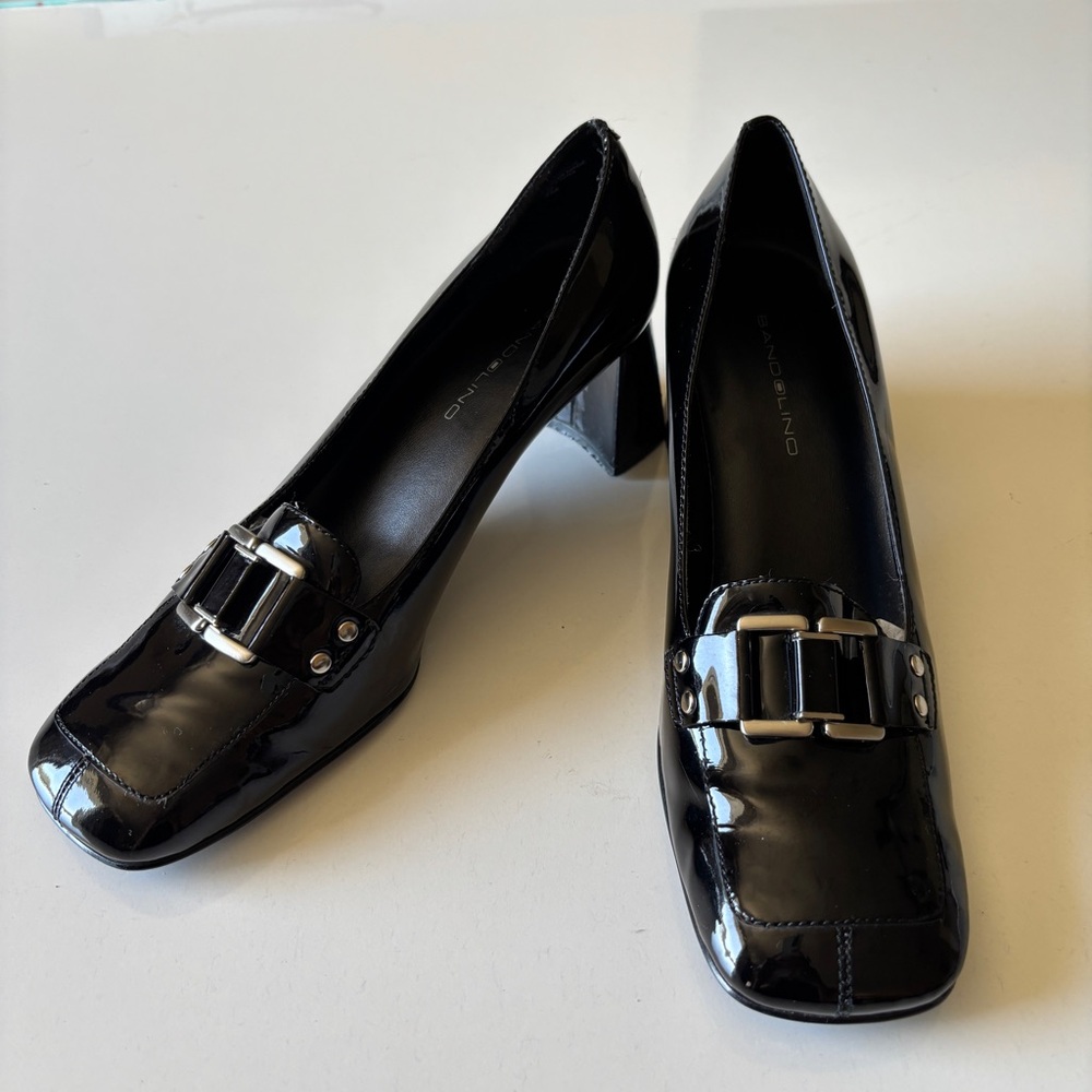 Bandolino Women’s Black Leather Square Toe Front Buckle Heels, Size 9M